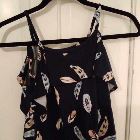 Top - Picture 2 of 2